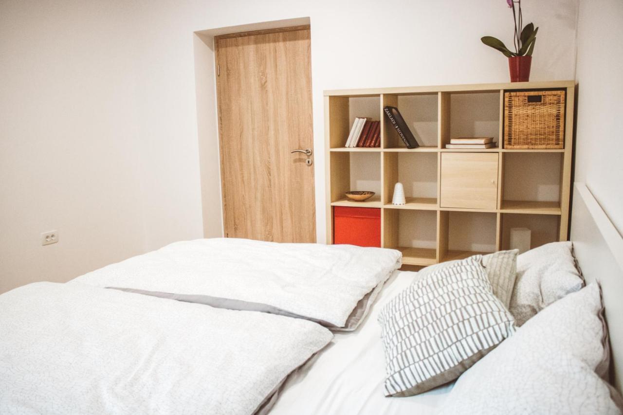 Entoli Apartment Podnanos Dış mekan fotoğraf