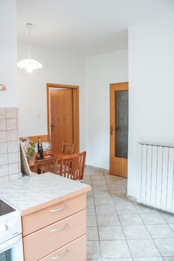 Entoli Apartment Podnanos Dış mekan fotoğraf